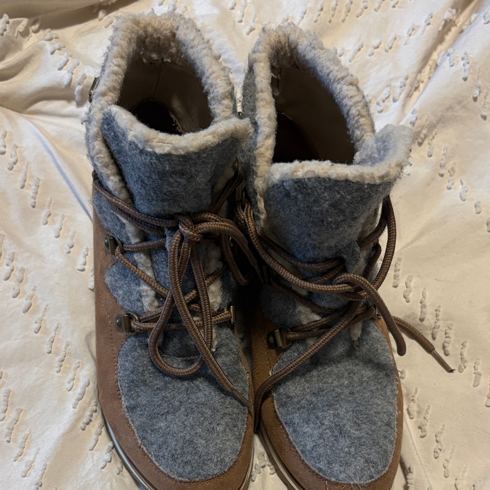 Sonoma Kids Boots in Brown and Gray